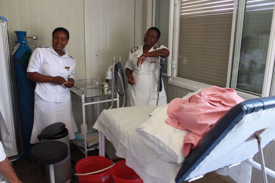 Photo of two midwives in the VIAC suite, St. Albert's Mission Hopsital